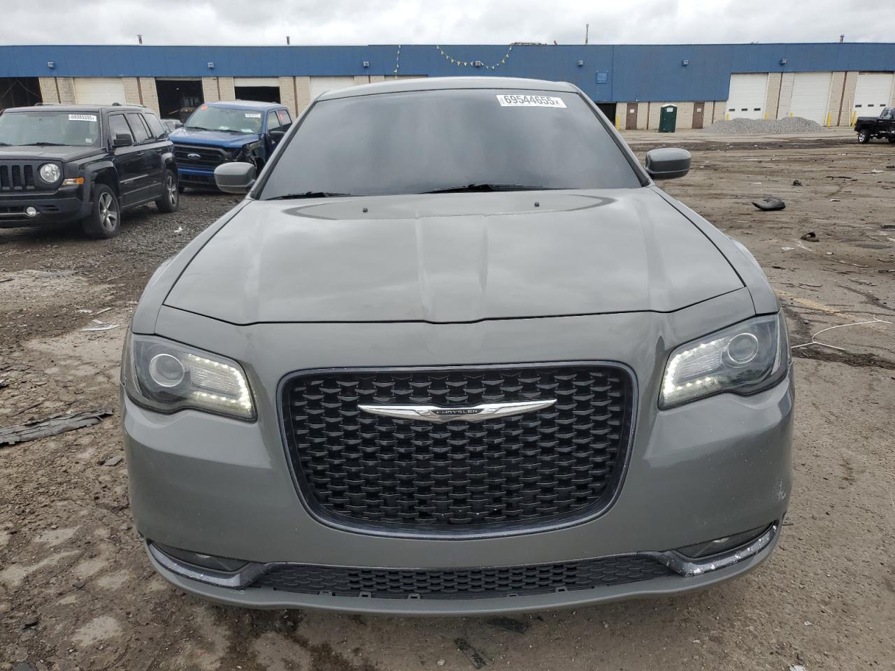 2017 Chrysler 300 S - Фото 5