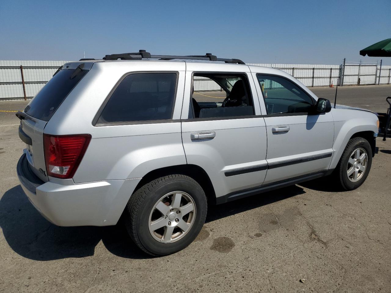 2008 Jeep Grand Cherokee Laredo - Image 3