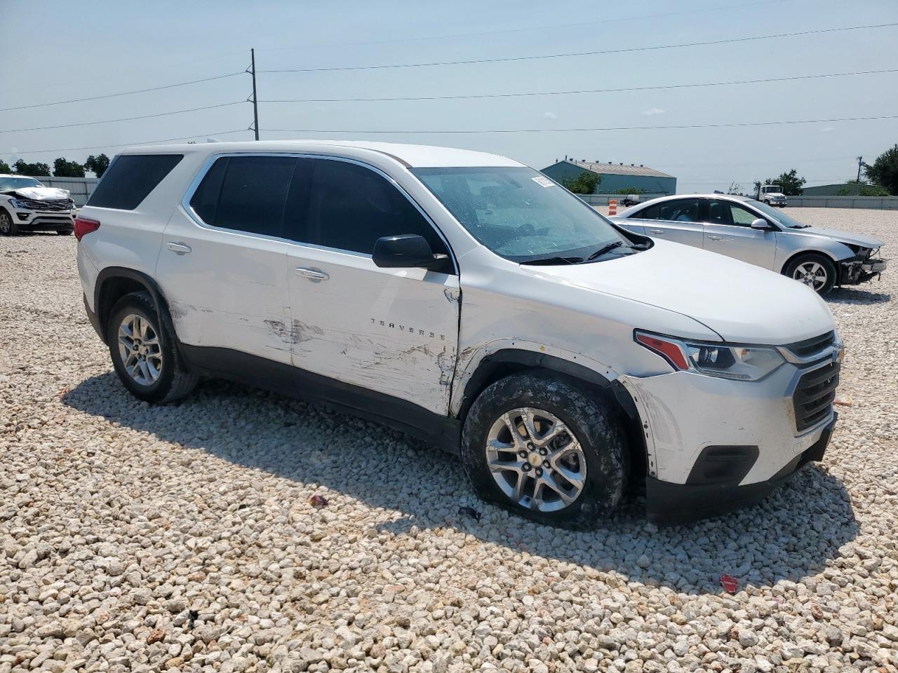 2021 Chevrolet Traverse Ls - Фото 4