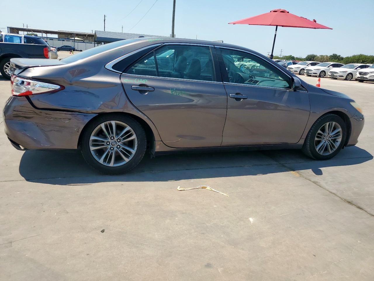 2015 Toyota Camry Le - Фото 3