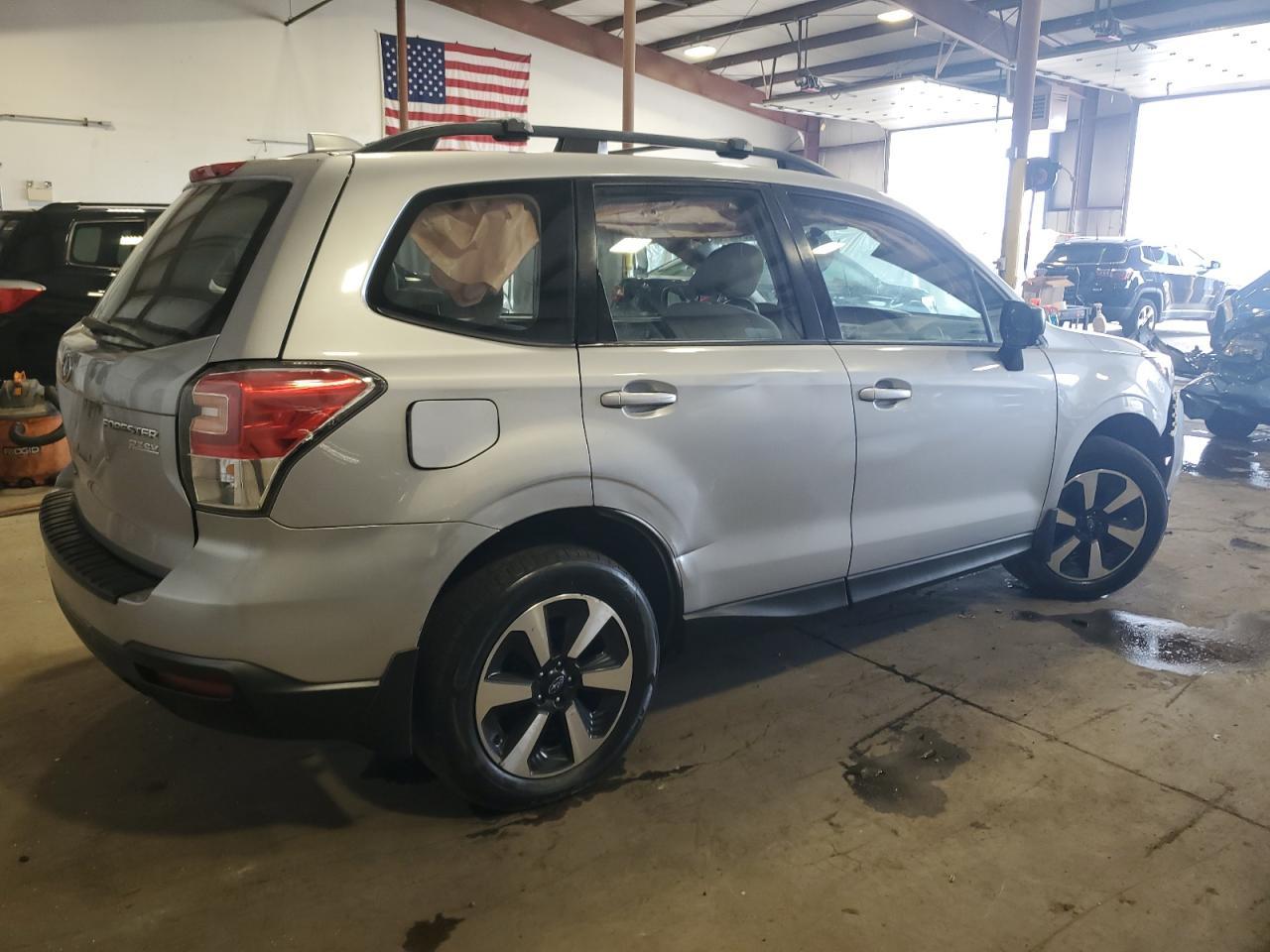 2017 Subaru Forester 2.5I - Фото 3
