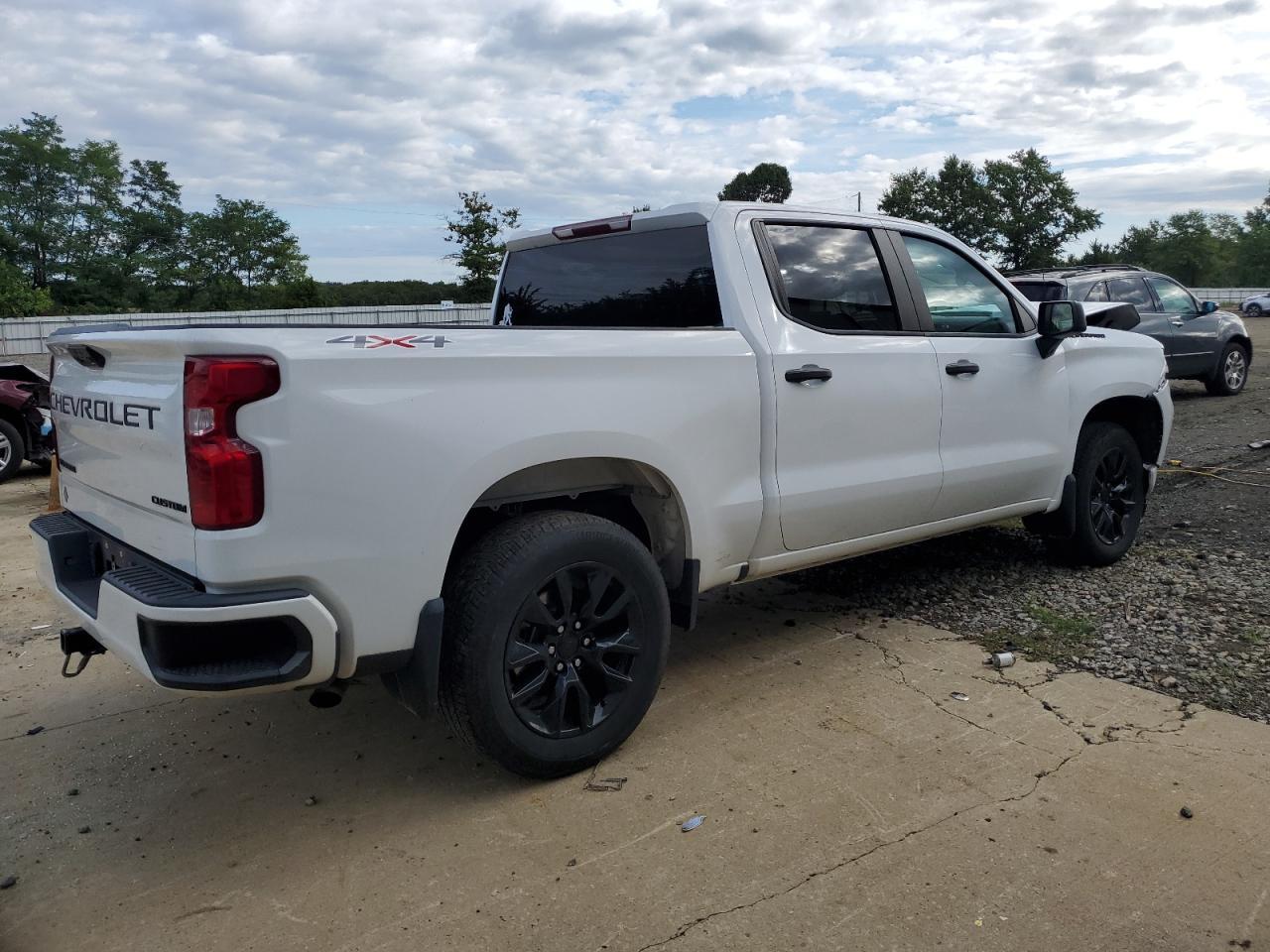 2023 Chevrolet Silverado K1500 Custom - Фото 3