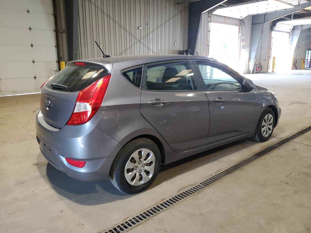 2017 Hyundai Accent Se - Фото 3