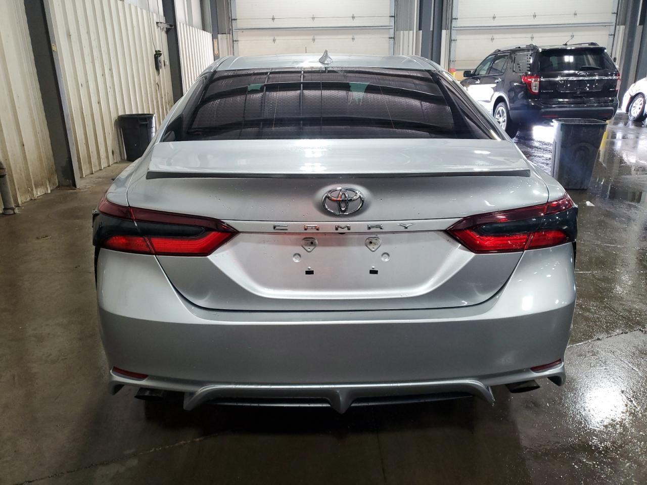 2022 Toyota Camry Se - Фото 6