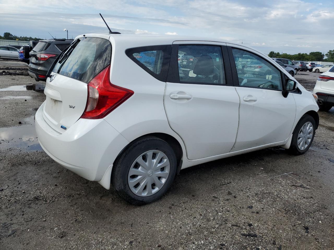2016 Nissan Versa Note S - Фото 3