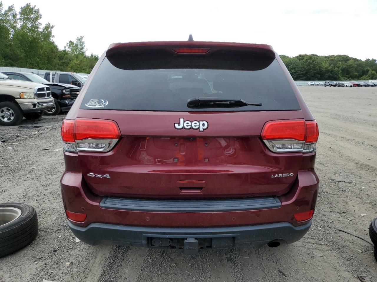 2017 Jeep Grand Cherokee Laredo - Image 6