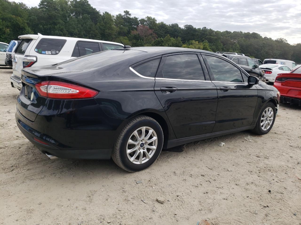 2015 Ford Fusion S - Фото 3
