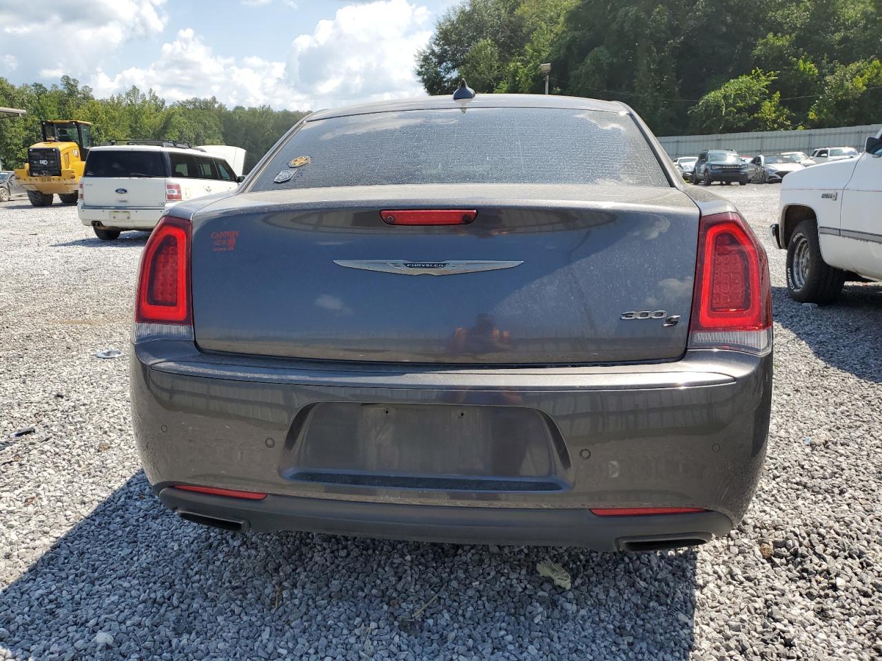 2016 Chrysler 300 S - Image 6