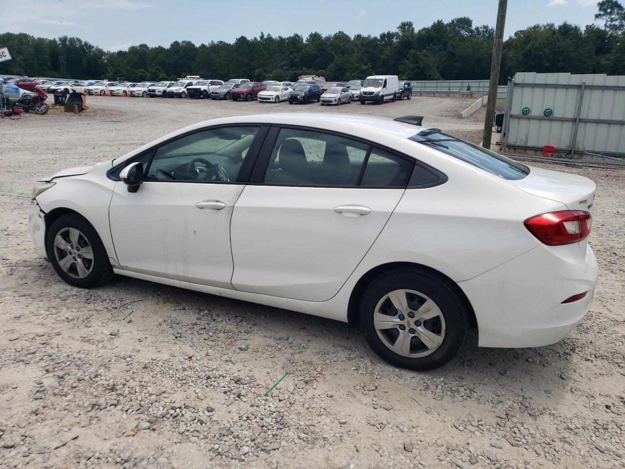 2018 Chevrolet Cruze Ls - Фото 2