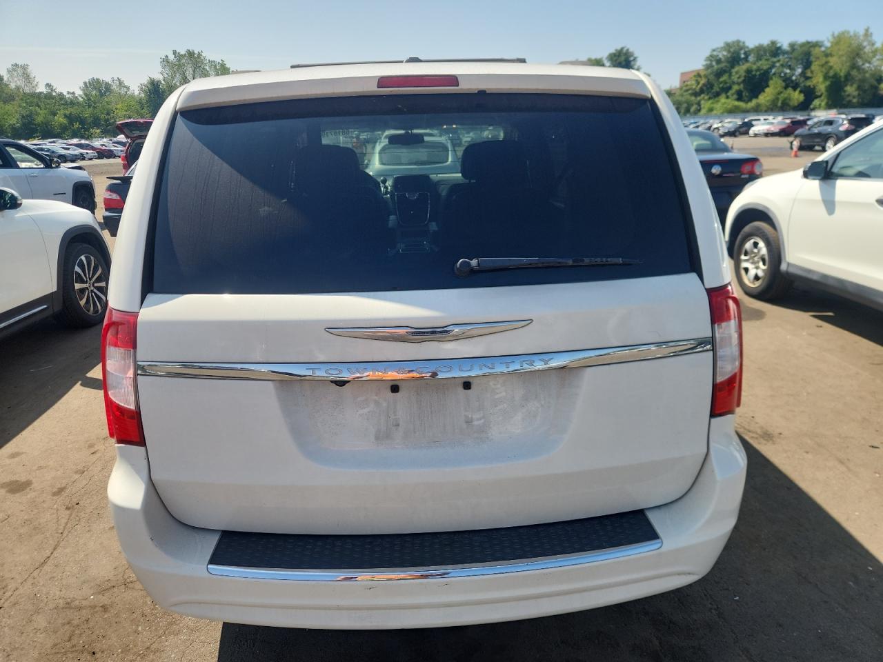 2012 Chrysler Town & Country Touring - Фото 6