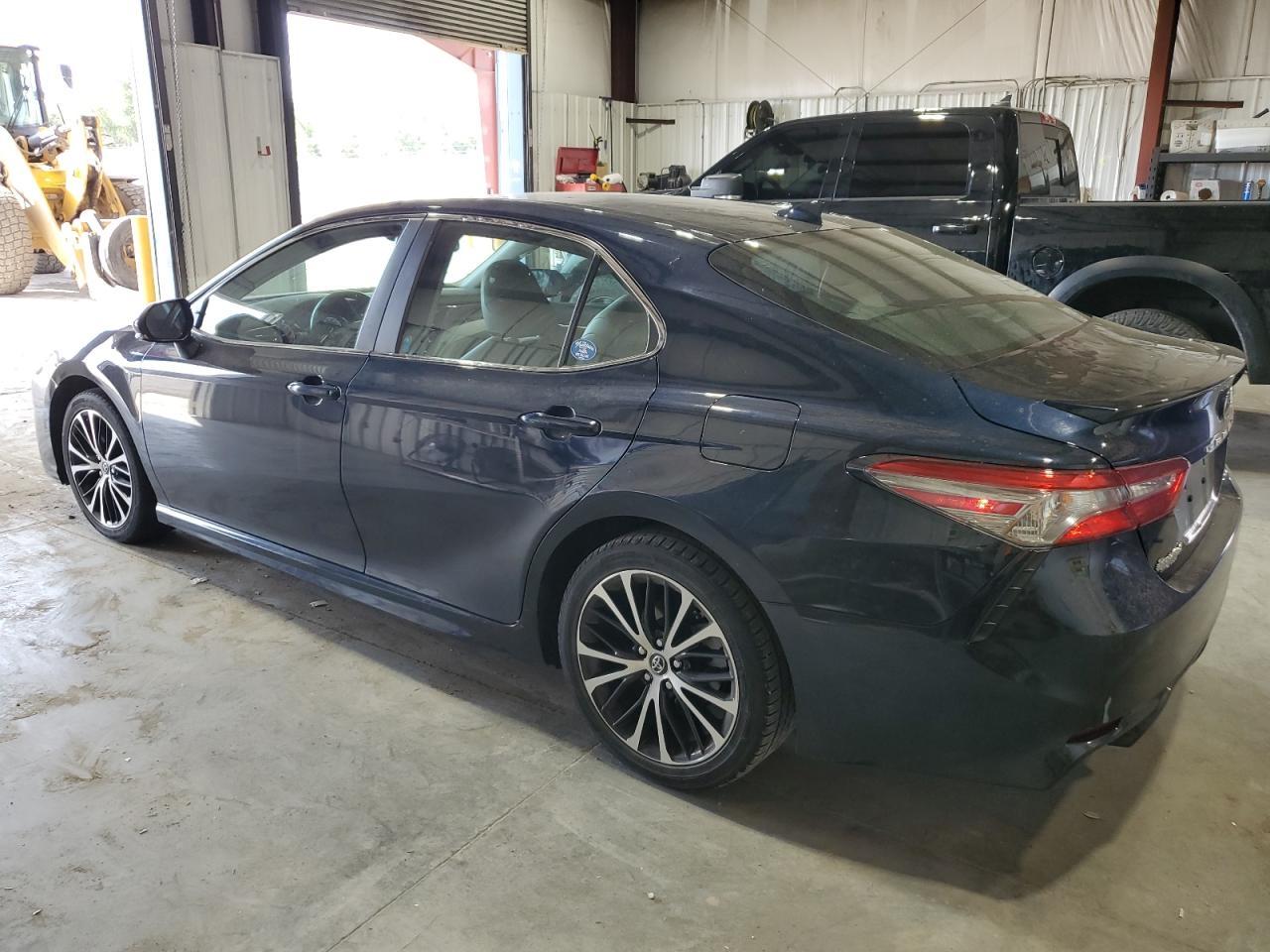 2019 Toyota Camry L - Image 2