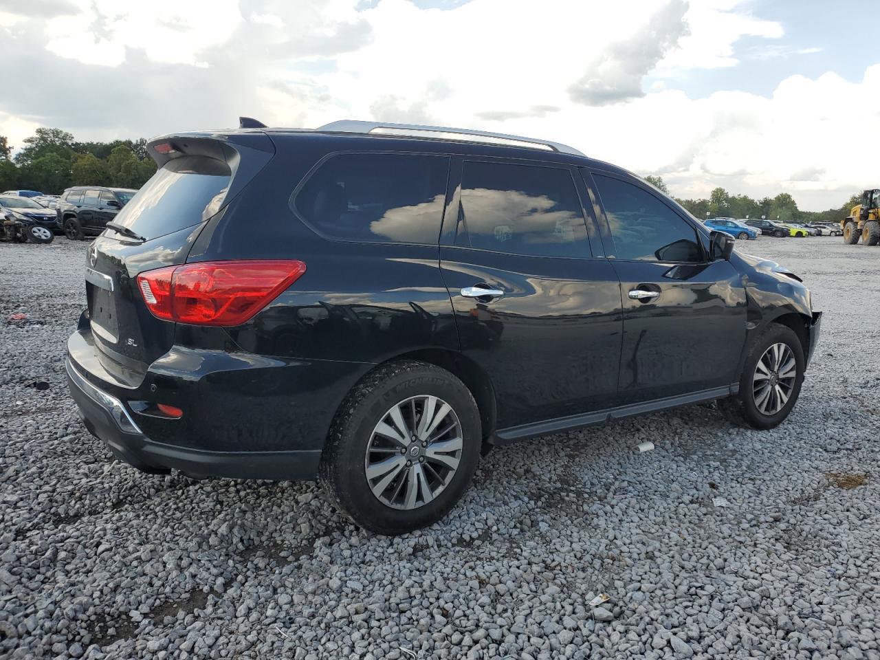 2020 Nissan Pathfinder Sl - Фото 3