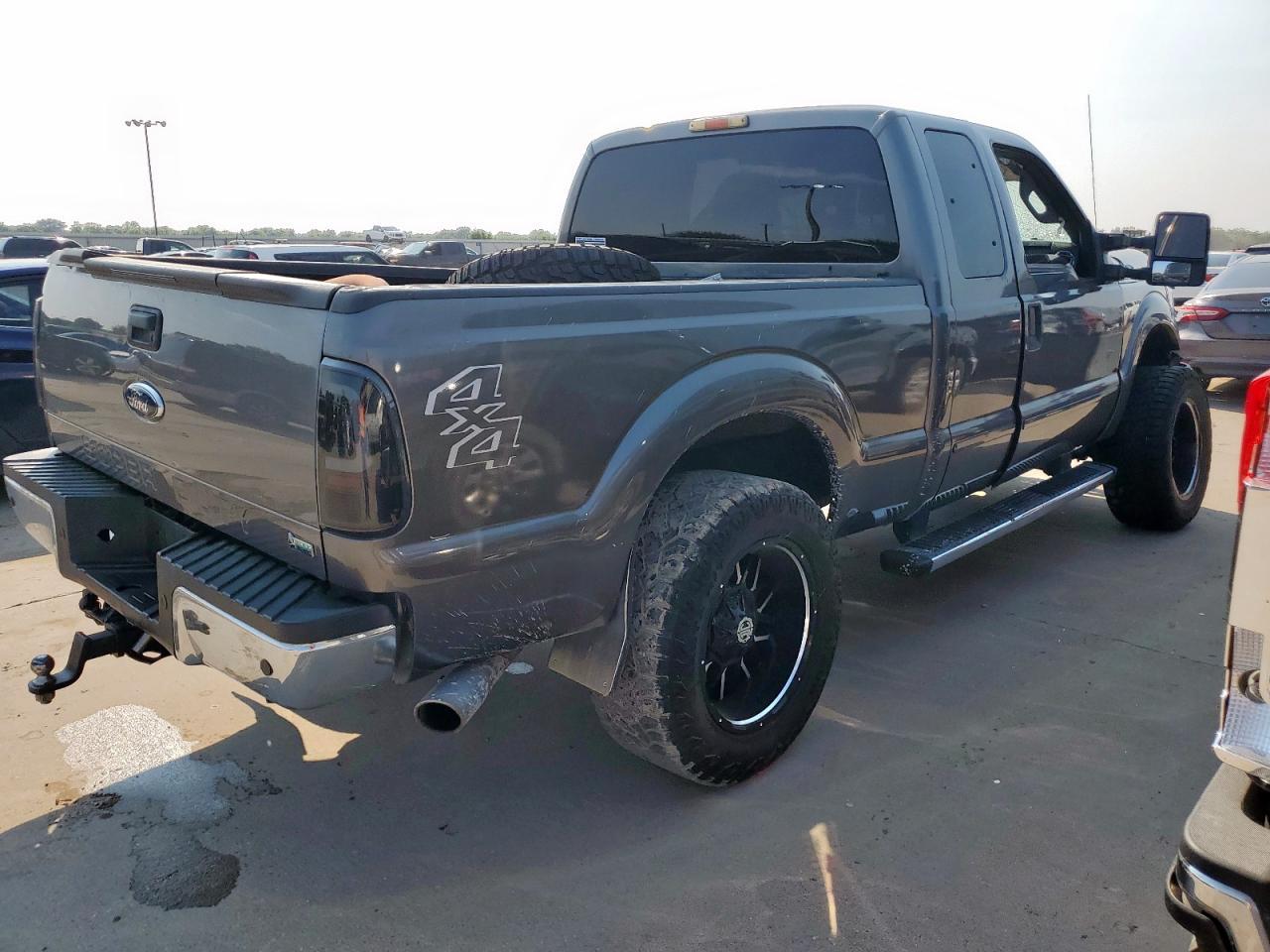 2011 Ford F250 Super Duty - Фото 3