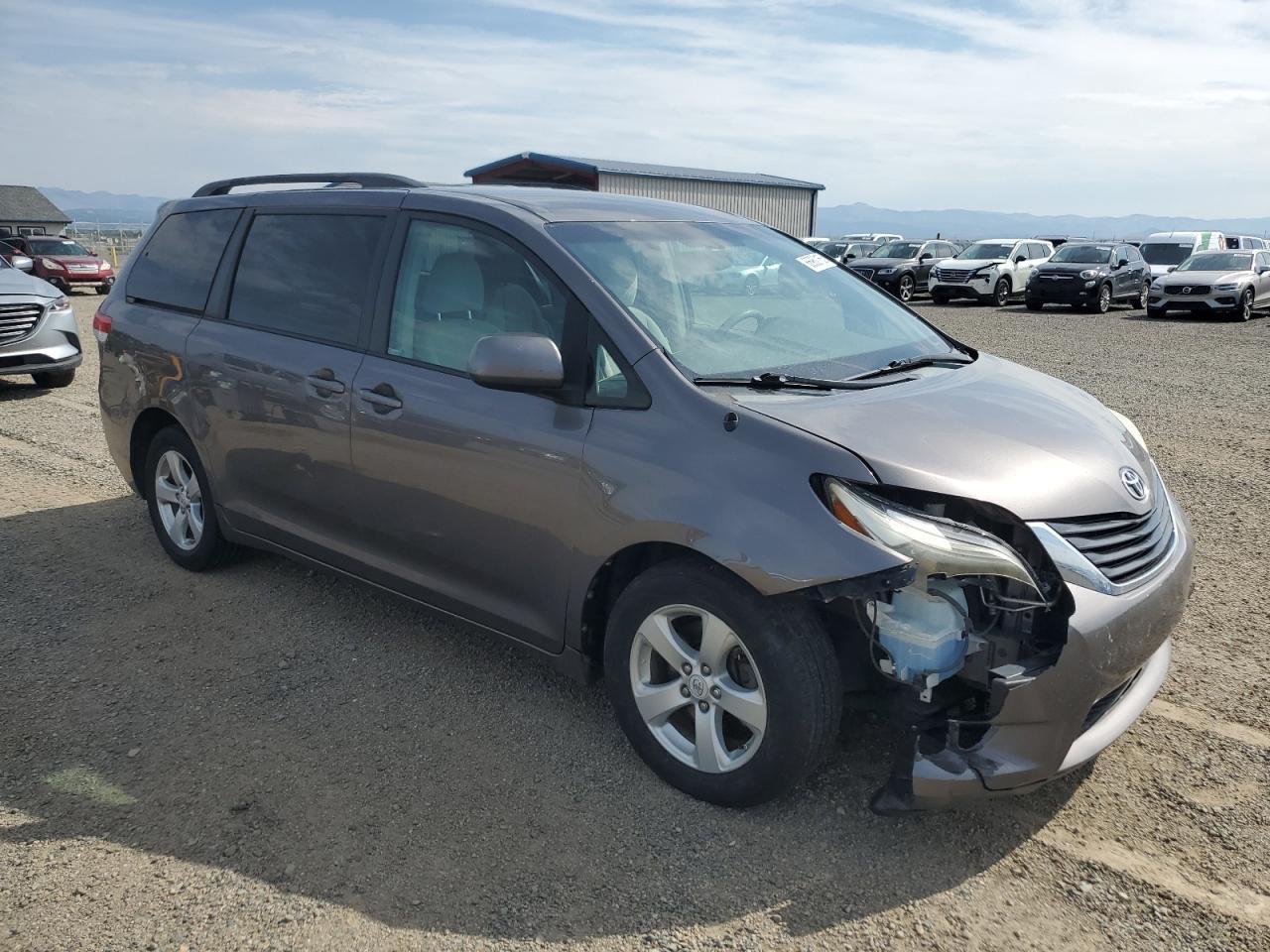 2011 Toyota Sienna Le - Фото 4