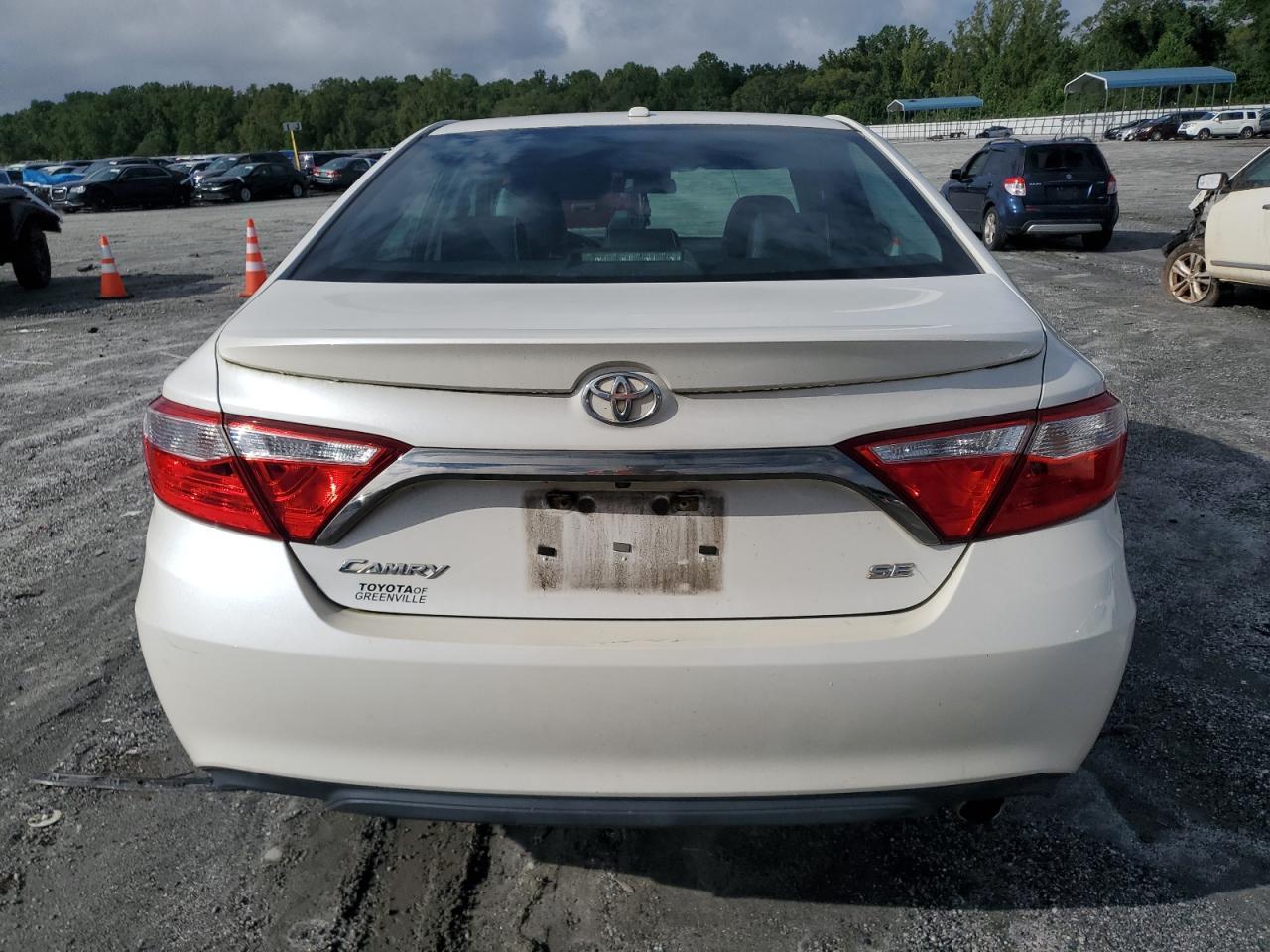 2017 Toyota Camry Le - Image 6