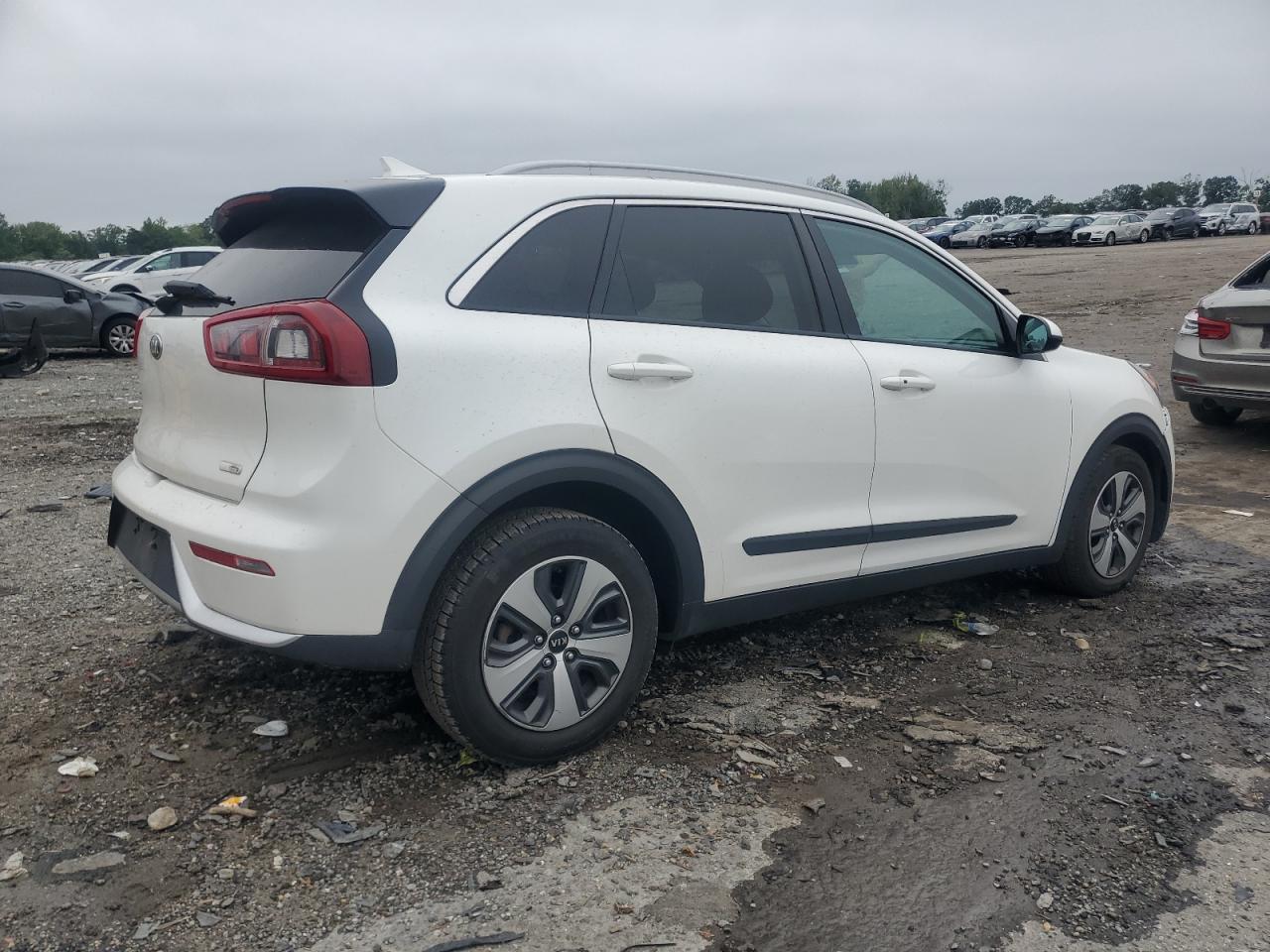 2017 Kia Niro Fe - Фото 3