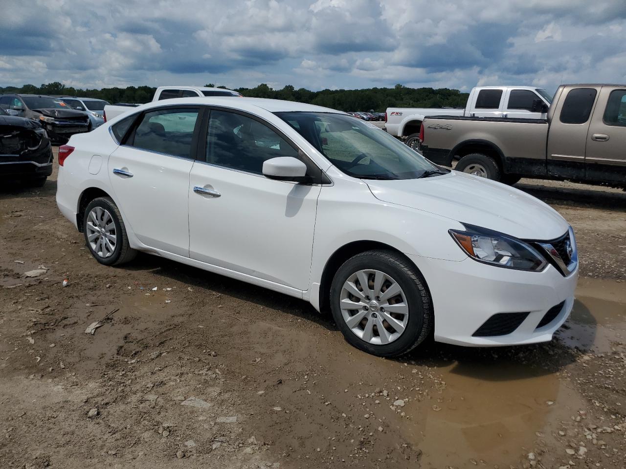 2016 Nissan Sentra S - Фото 4