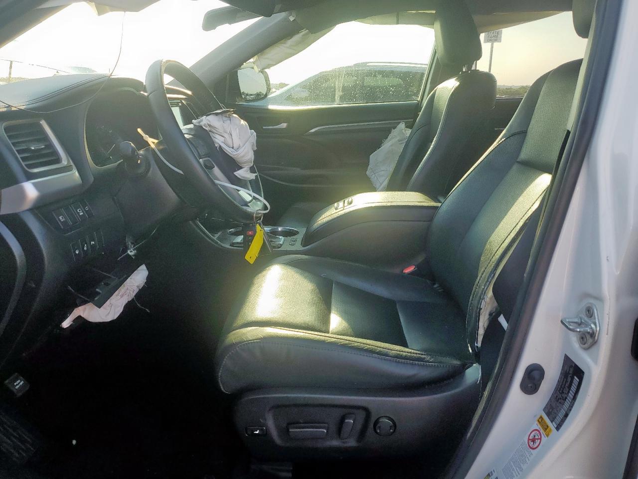 2019 Toyota Highlander Hybrid Limited - Image 7