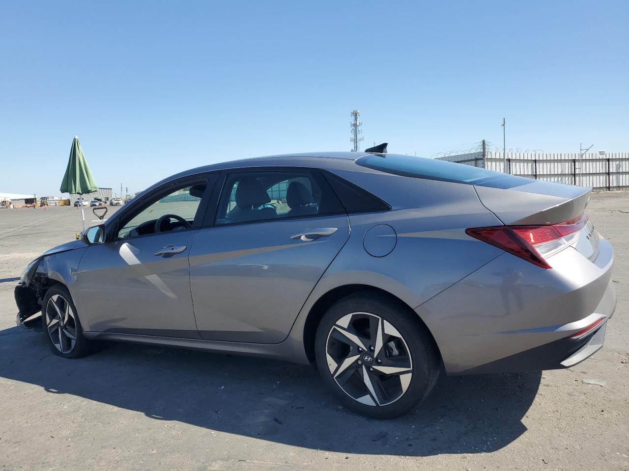 2023 Hyundai Elantra Sel - Фото 2