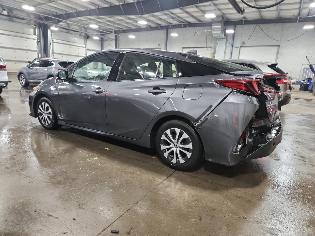 2020 Toyota Prius Prime Le - Фото 2