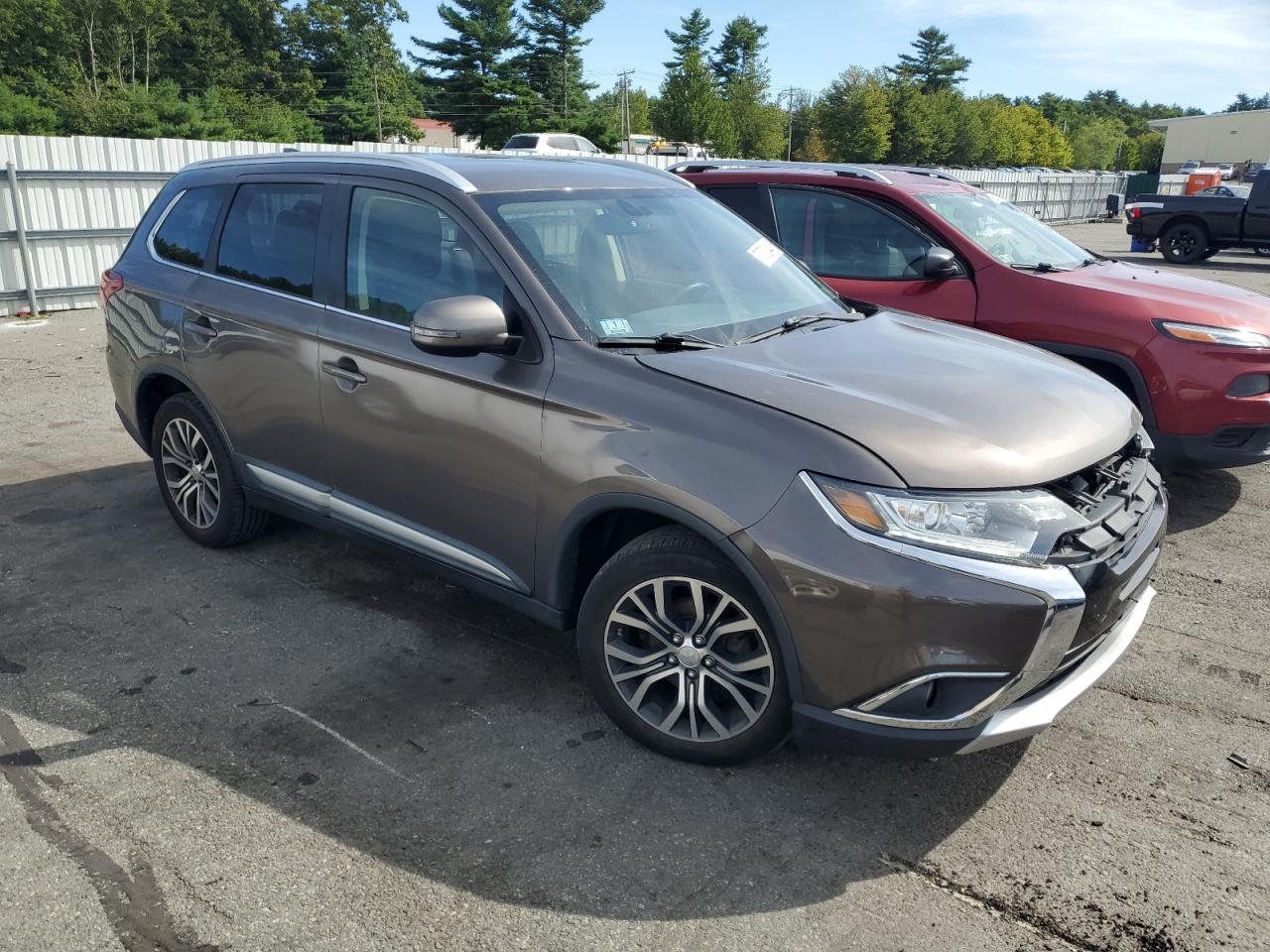 2017 Mitsubishi Outlander Se - Фото 4