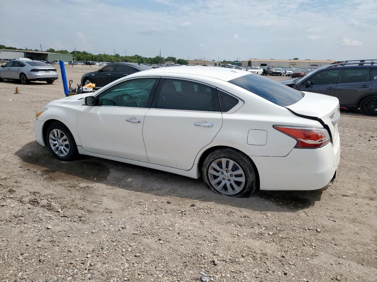 2015 Nissan Altima 2.5 - Фото 2