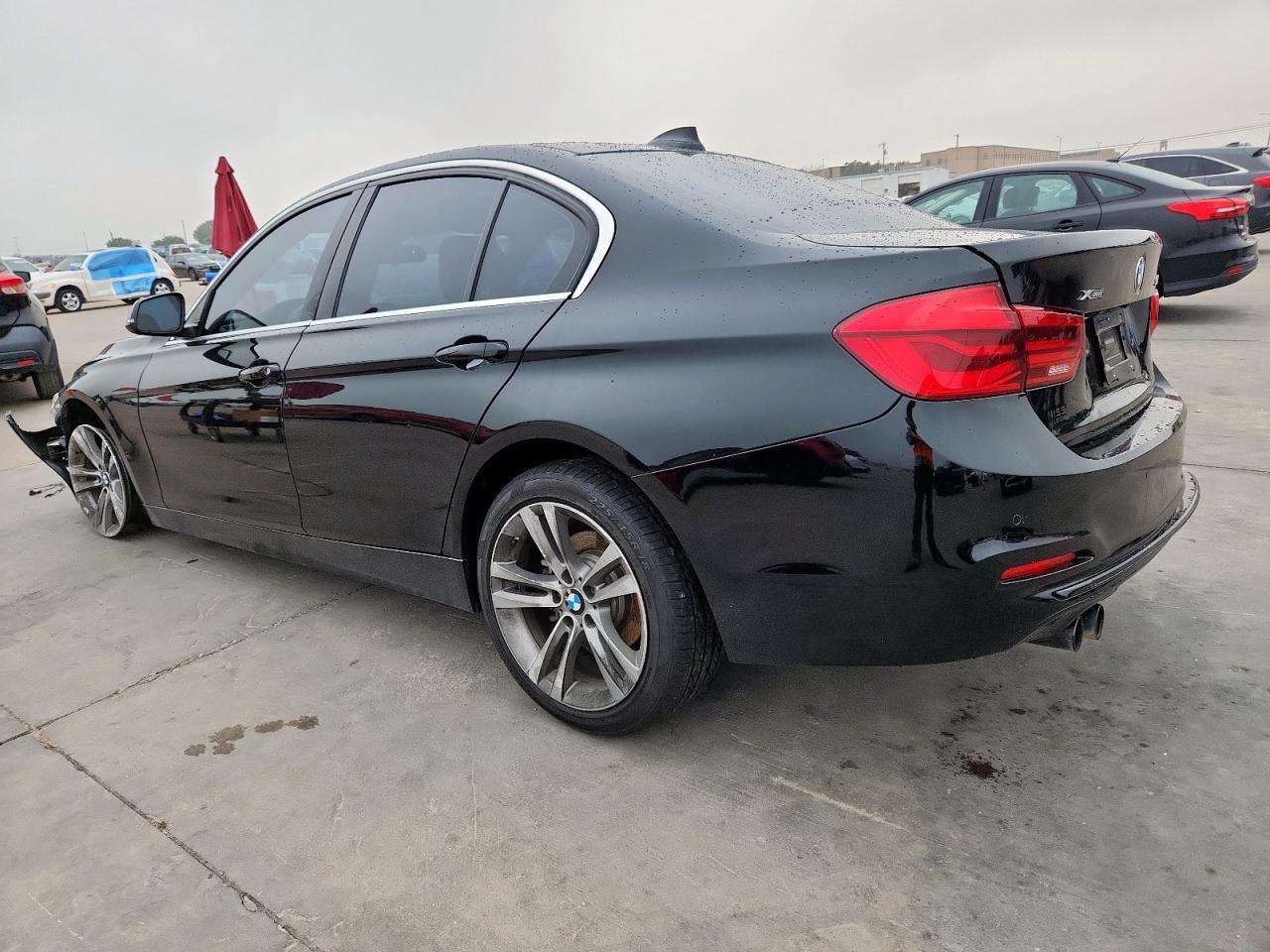 2017 BMW 330 Xi - Фото 2