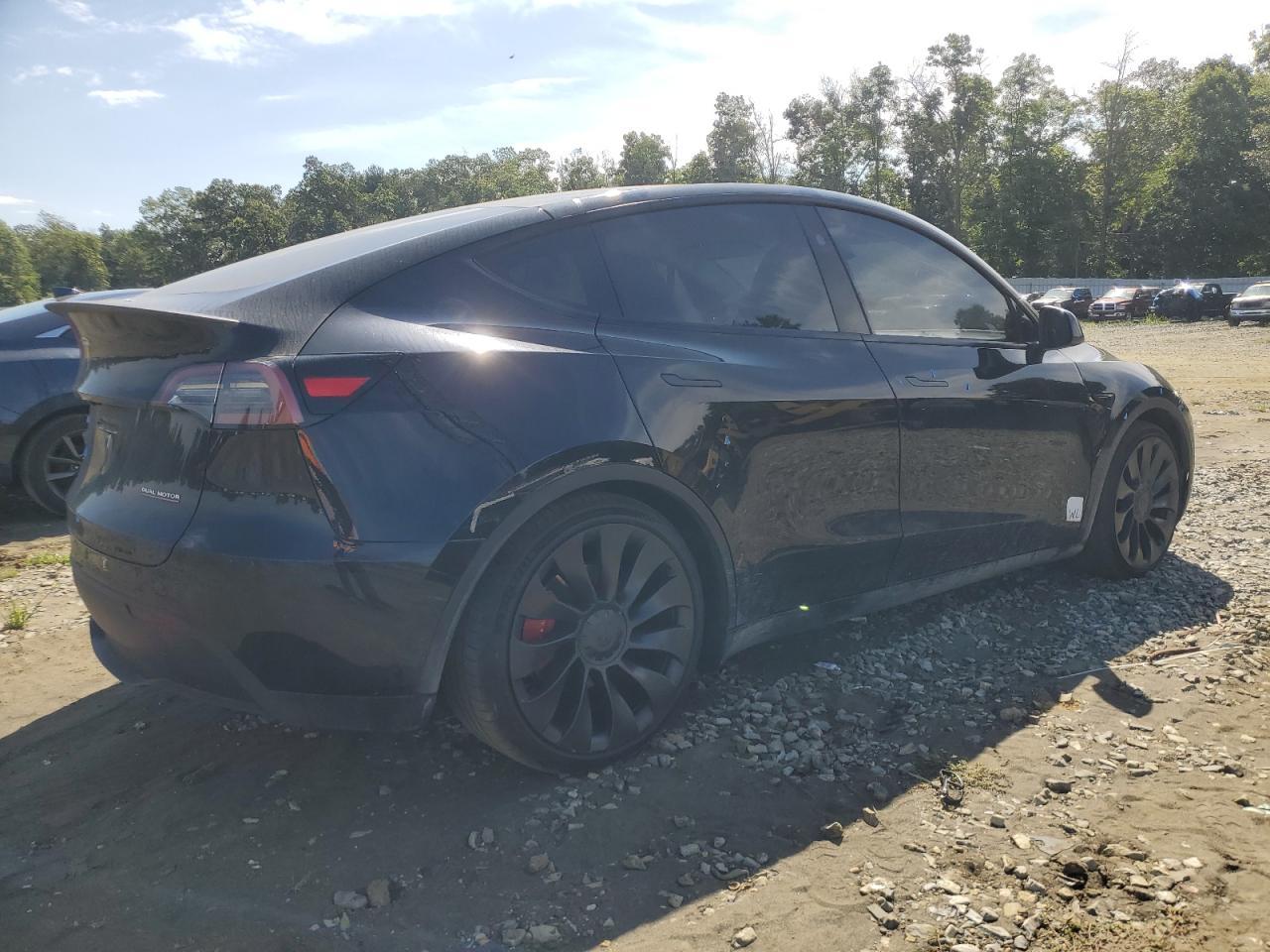 2023 Tesla Model Y - Фото 3