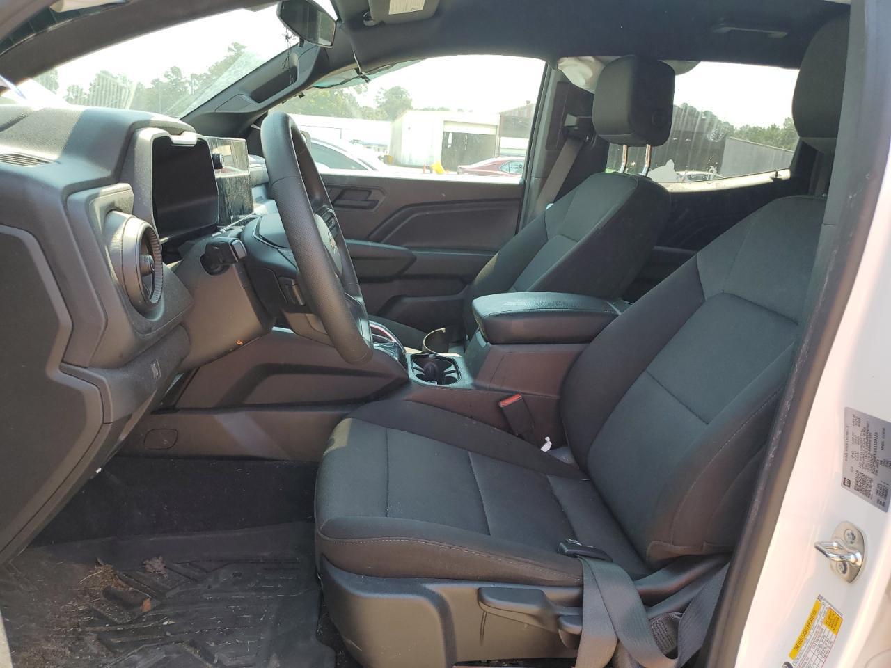 2025 Chevrolet Colorado - Image 7