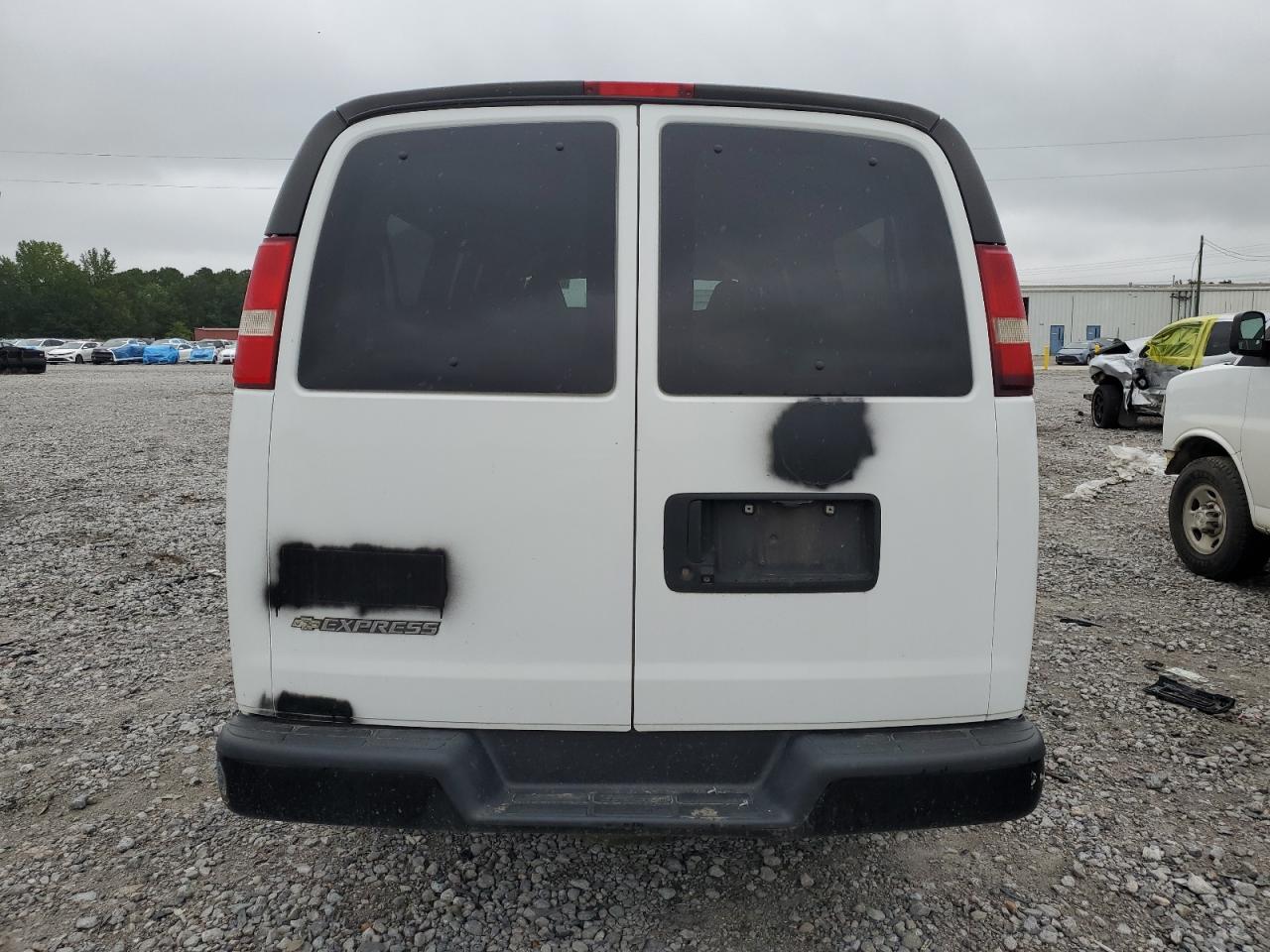 2018 Chevrolet Express G3500 Ls - Image 6