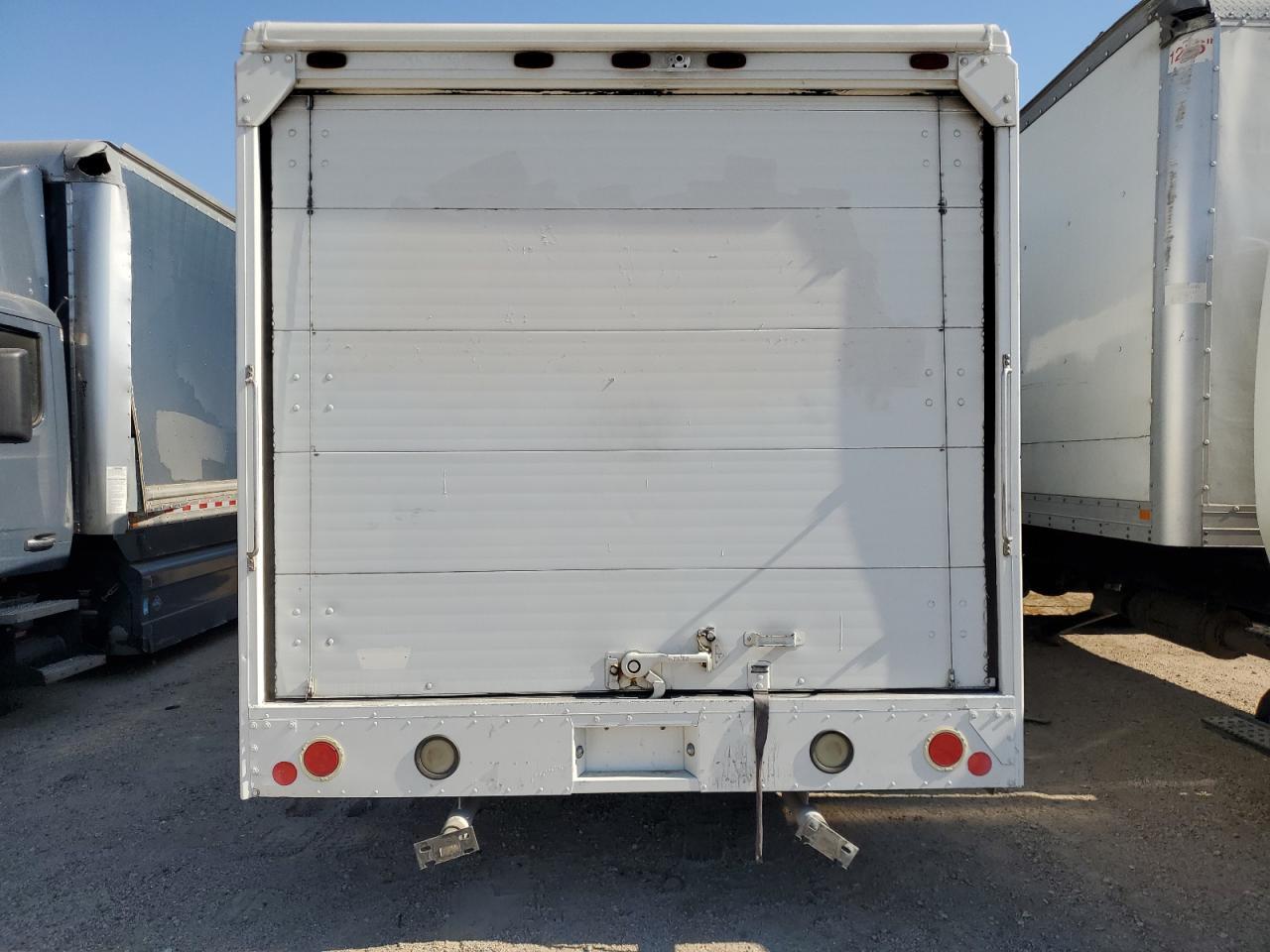 2010 Ford Econoline E450 Super Duty Commercial Stripped Chassis - Фото 6