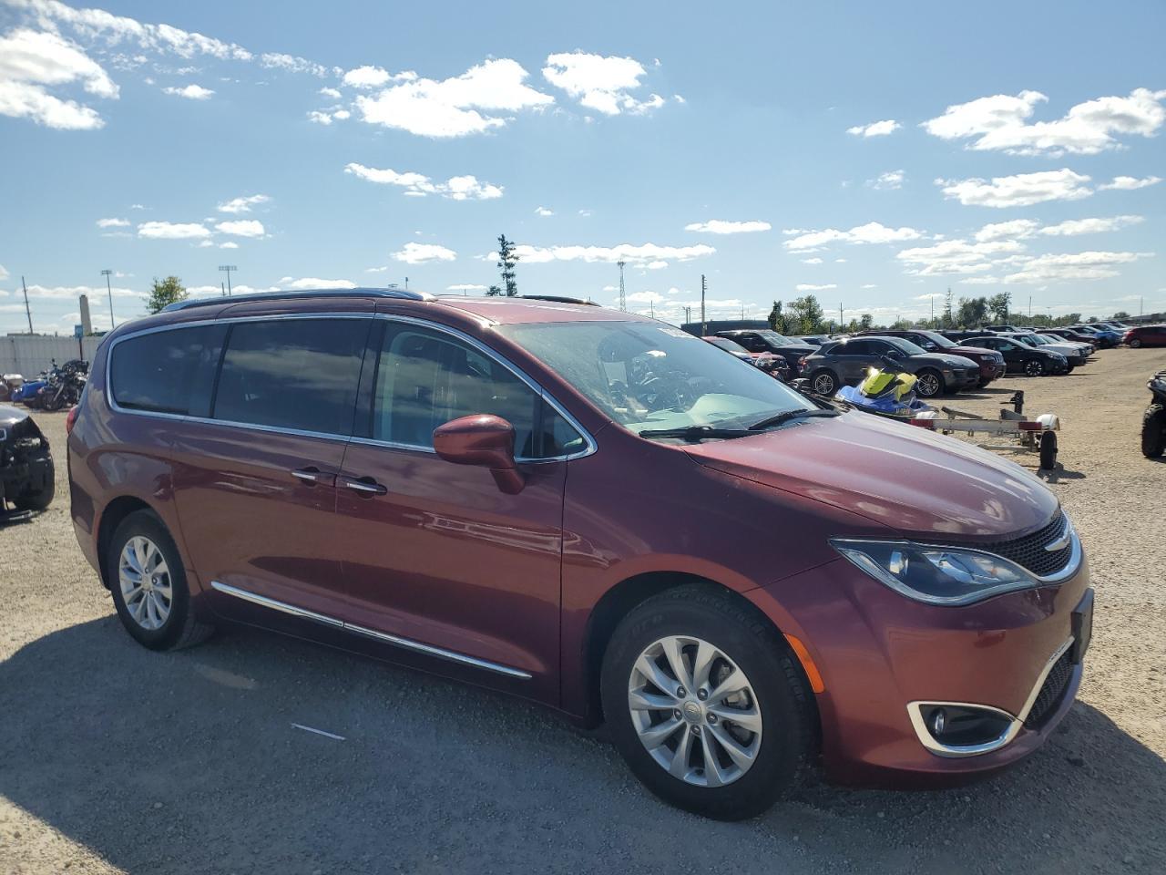 2019 Chrysler Pacifica Touring L - Image 4