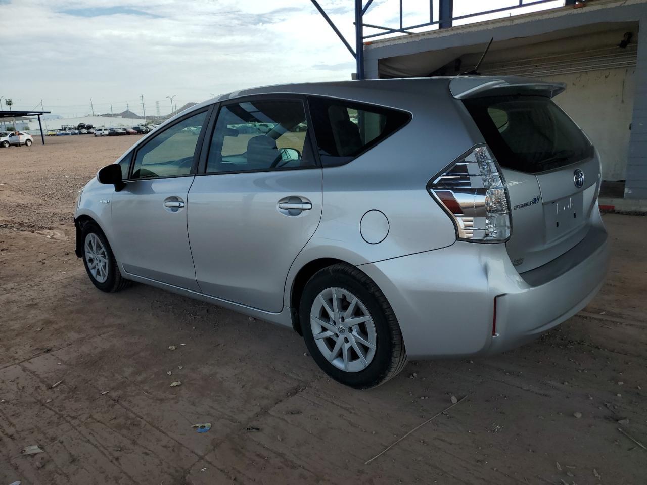 2013 Toyota Prius V - Фото 2