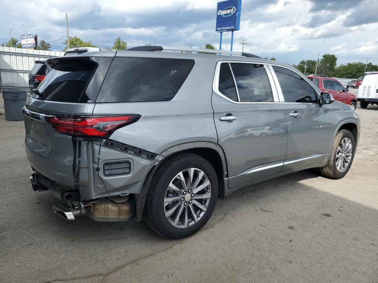 2023 Chevrolet Traverse Premier - Фото 3