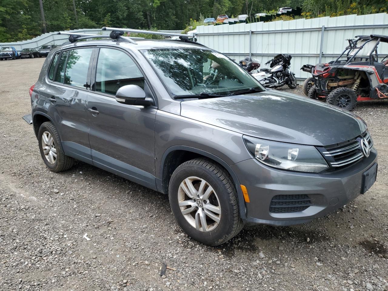 2015 Volkswagen Tiguan S - Image 4
