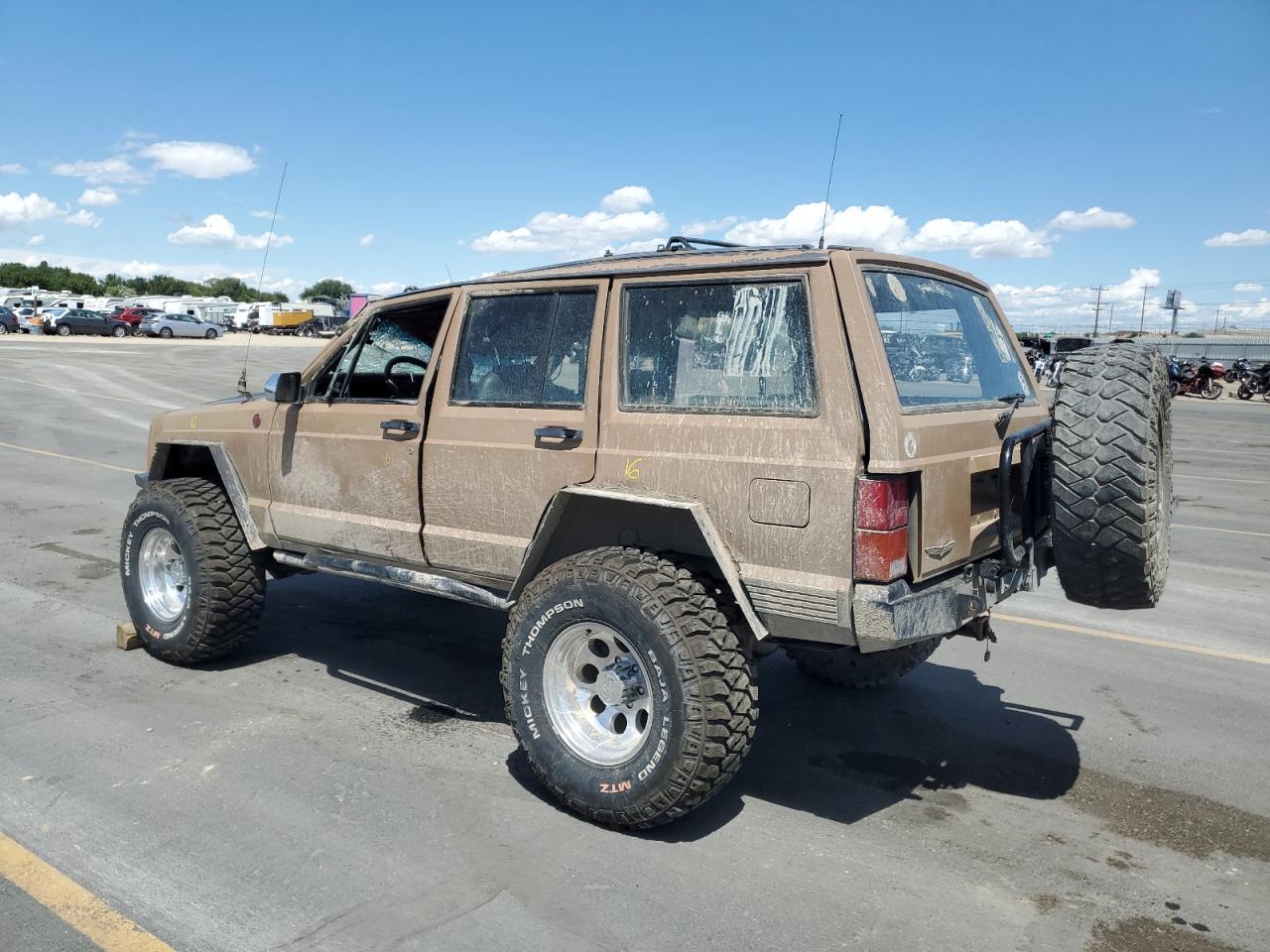 1990 Jeep Cherokee Laredo - Image 2
