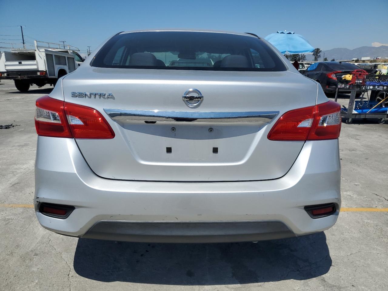 2018 Nissan Sentra S - Фото 6