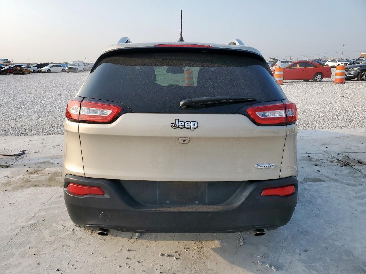 2014 Jeep Cherokee Latitude - Image 6