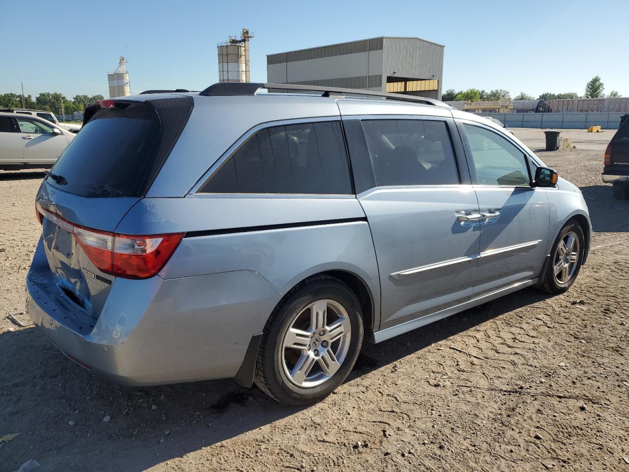 2011 Honda Odyssey Touring - Фото 3
