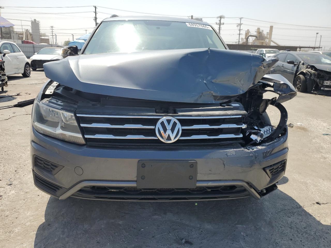 2018 Volkswagen Tiguan S - Фото 5