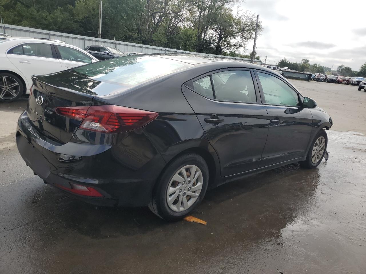 2020 Hyundai Elantra - Фото 3