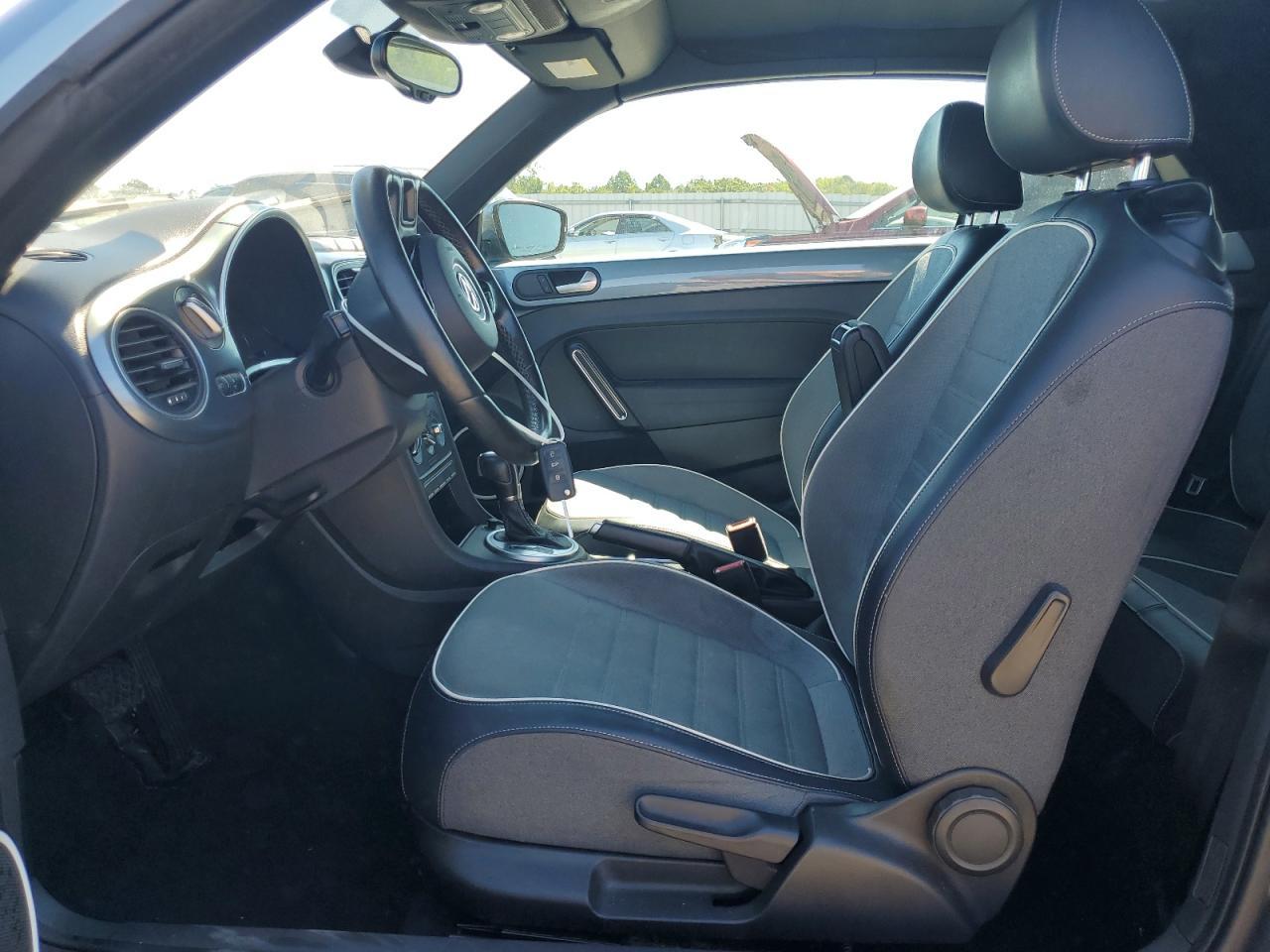 2016 Volkswagen Beetle S/Se - Фото 7