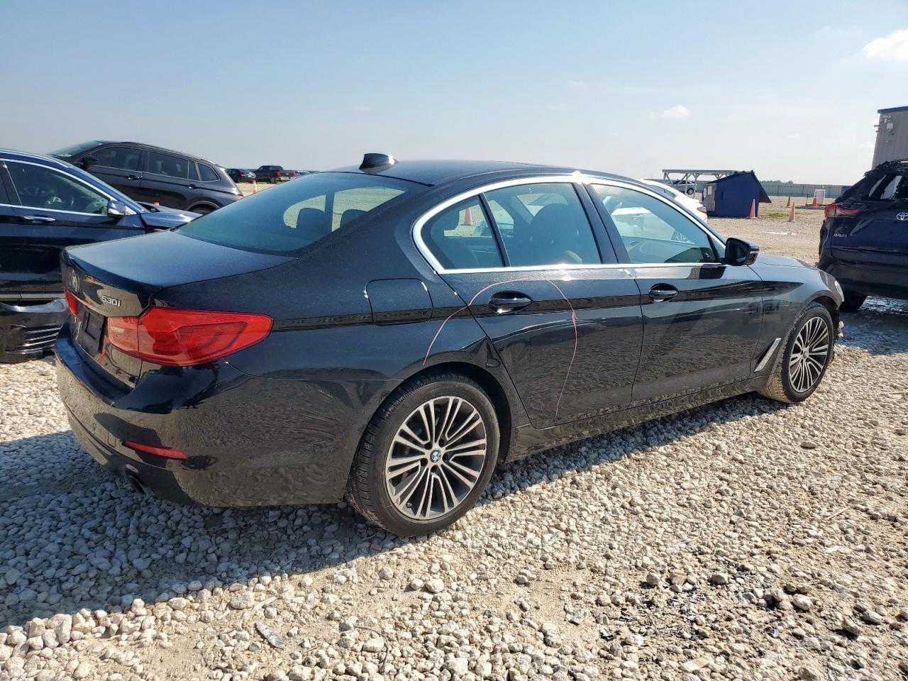 2019 BMW 530 I - Фото 3