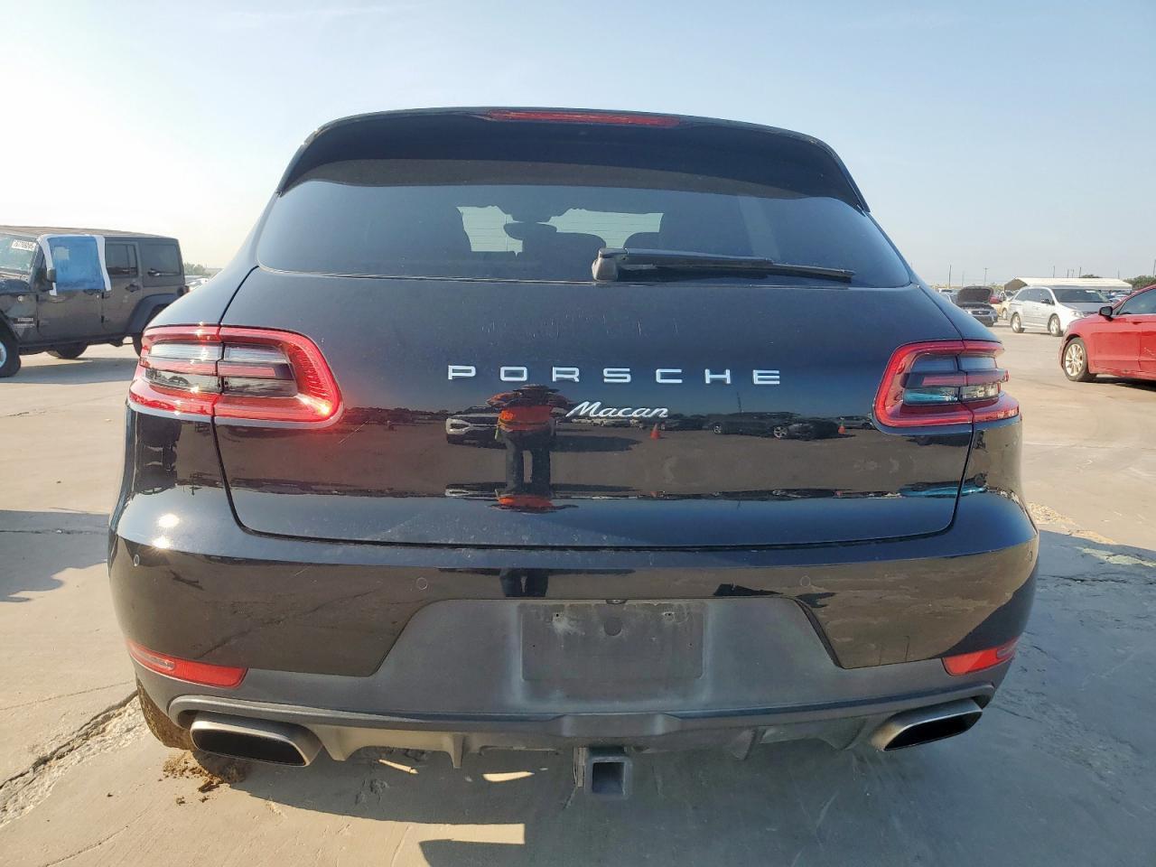 2017 Porsche Macan - Image 6