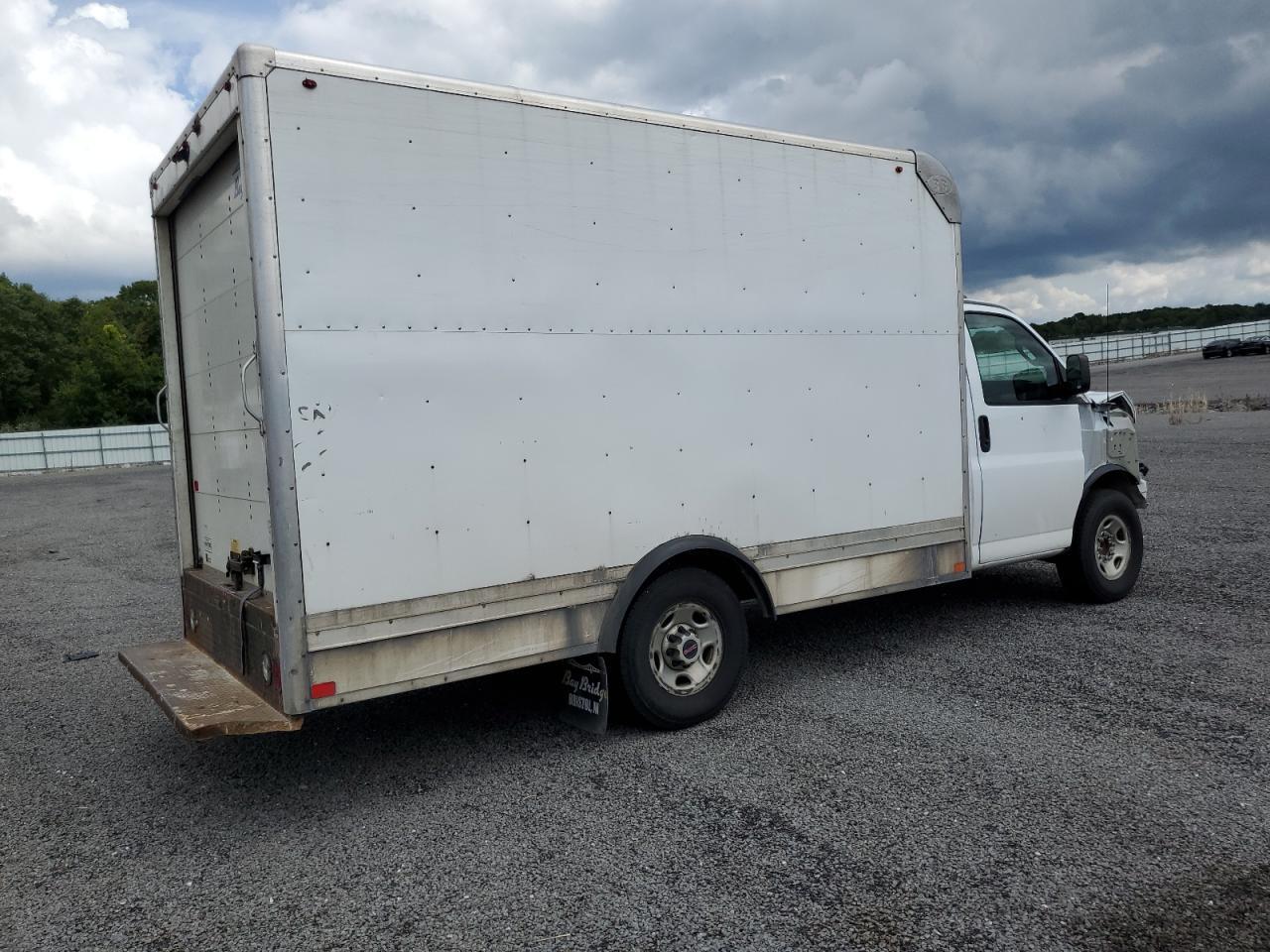 2019 GMC Savana Cutaway G3500 - Image 3