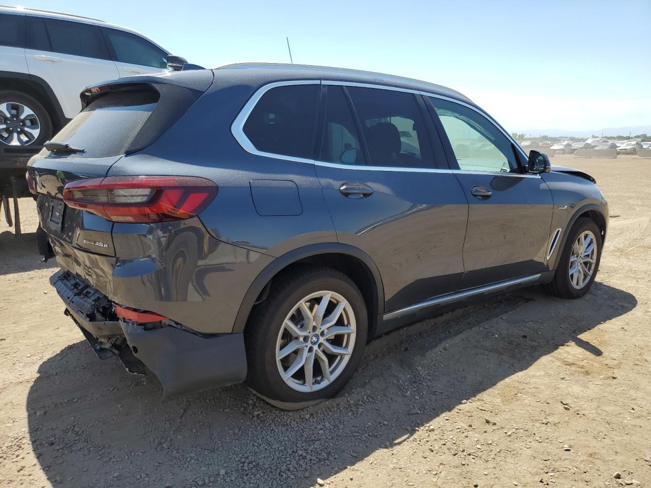 2022 BMW X5 xDrive45E - Image 3
