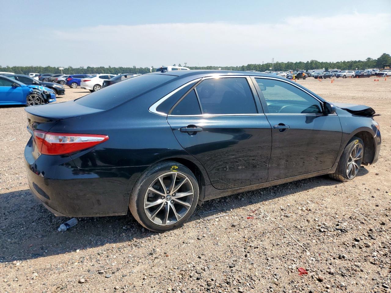 2016 Toyota Camry Le - Image 3