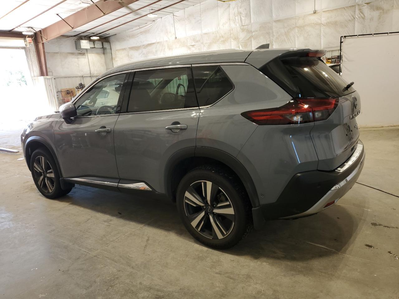 2023 Nissan Rogue Platinum - Фото 2