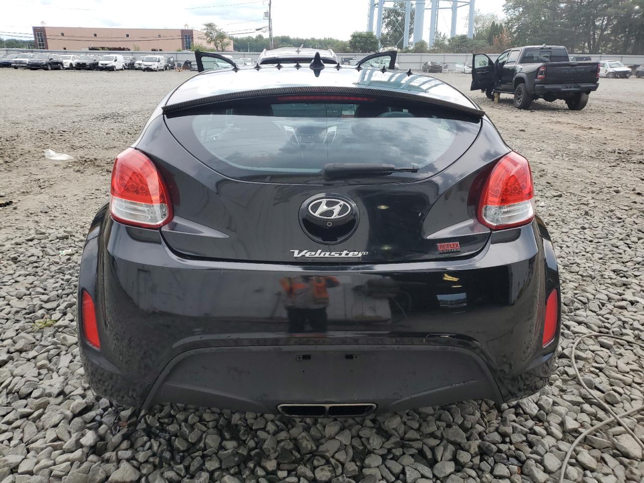2015 Hyundai Veloster - Фото 6