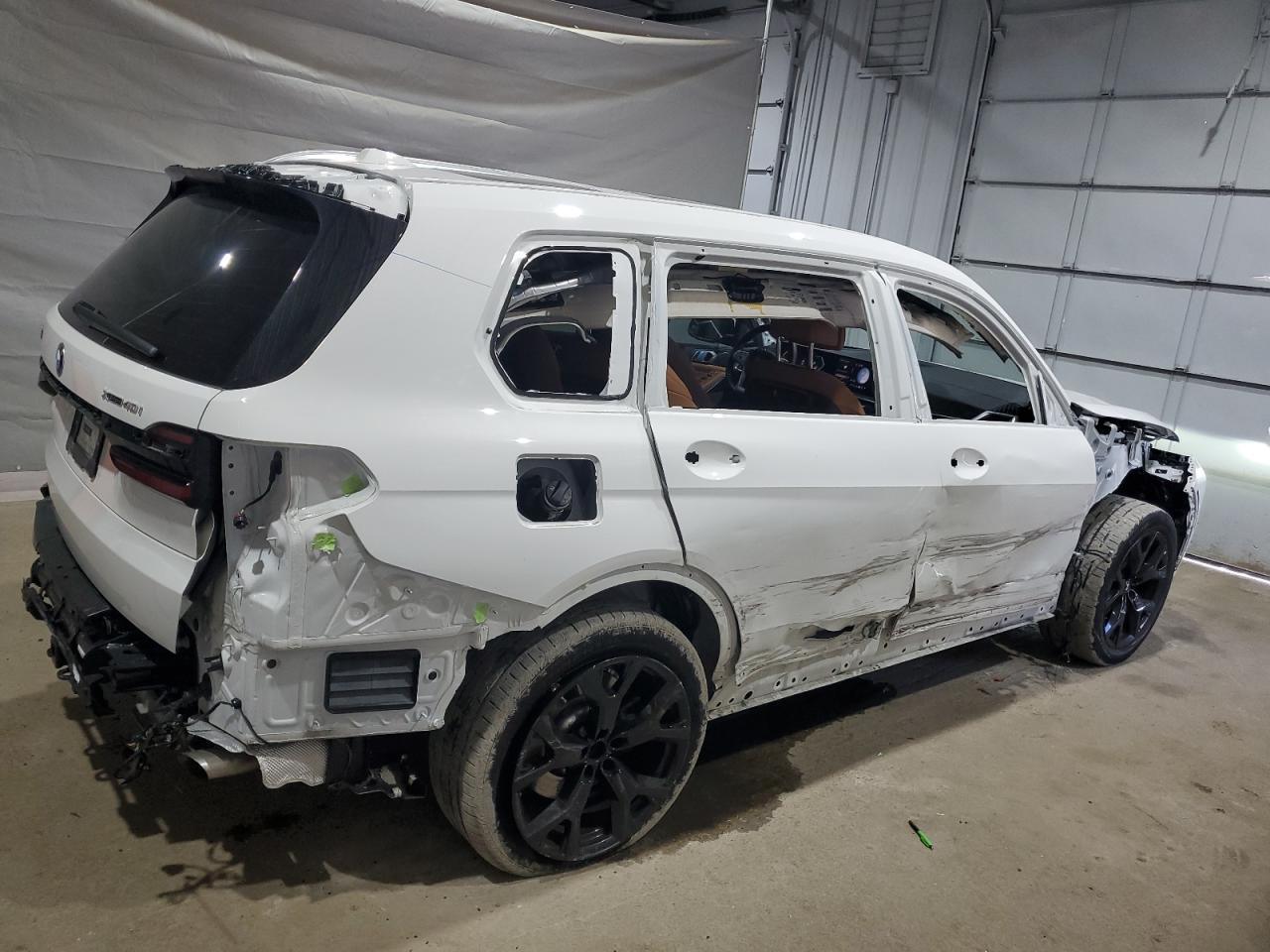 2025 BMW X7 xDrive40I - Фото 3